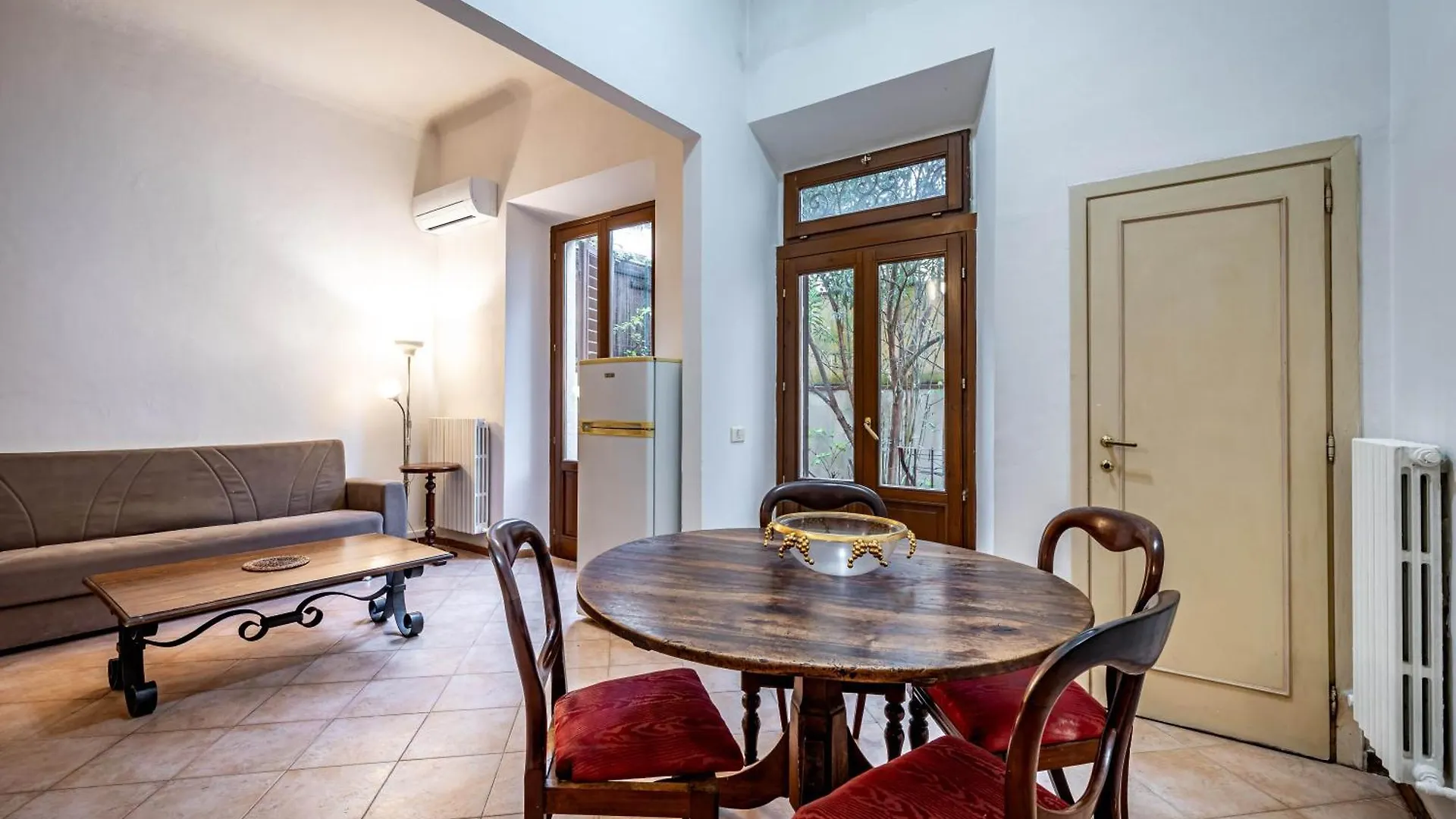 Yid Apartment With Little Garden Florence 0*,