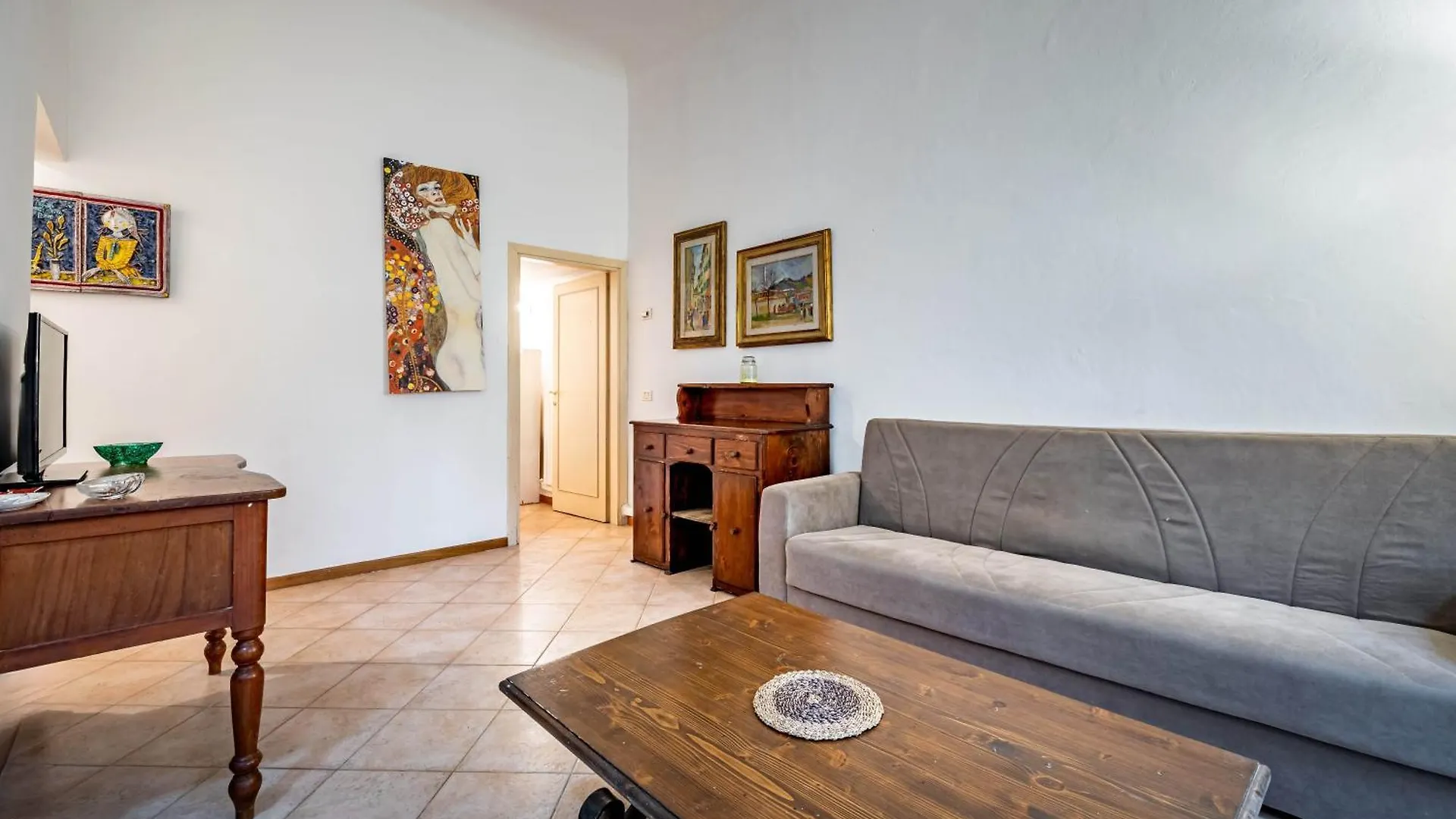 Yid Apartment With Little Garden Florence
