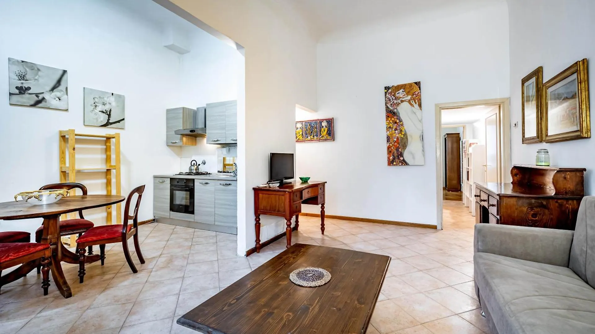 Yid Apartment With Little Garden Florence 0*,