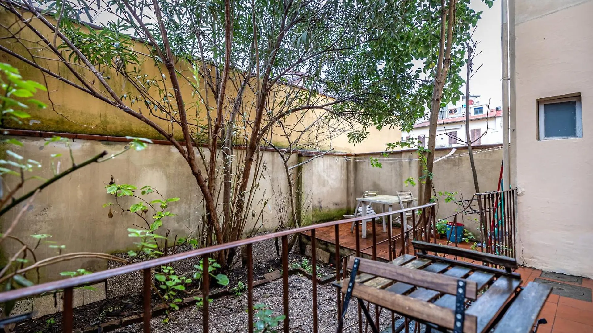 Yid Apartment With Little Garden Florence Italy